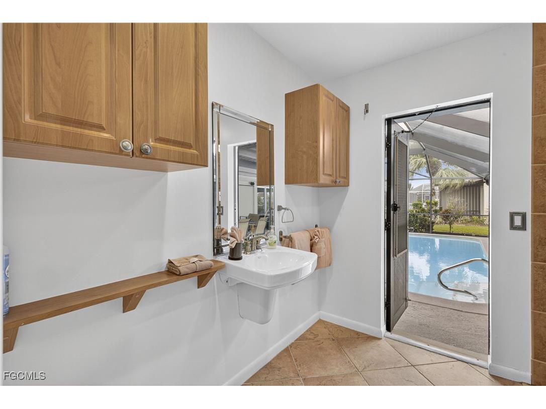 1104 SE 16th Terrace Cape Coral FL 33990 2025007214 image35