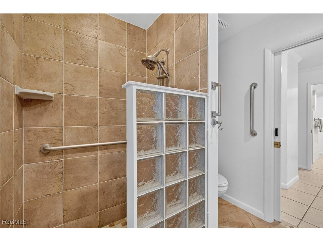 1104 SE 16th Terrace Cape Coral FL 33990 2025007214 image36