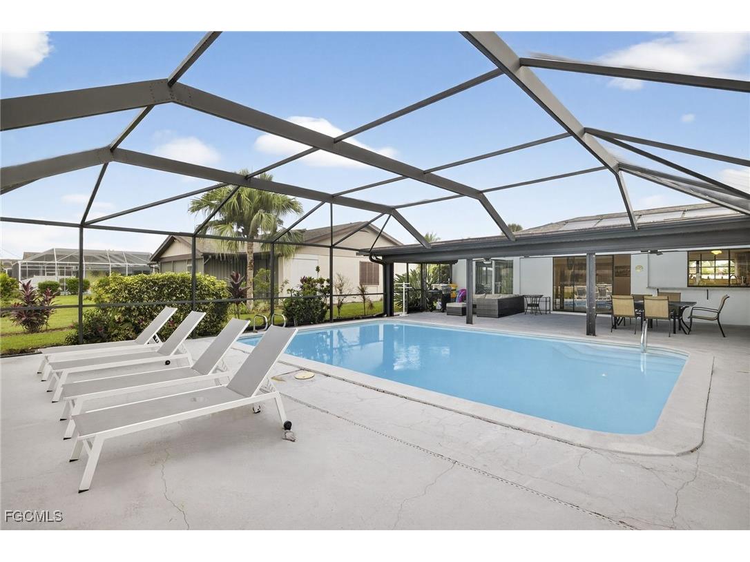 1104 SE 16th Terrace Cape Coral FL 33990 2025007214 image4