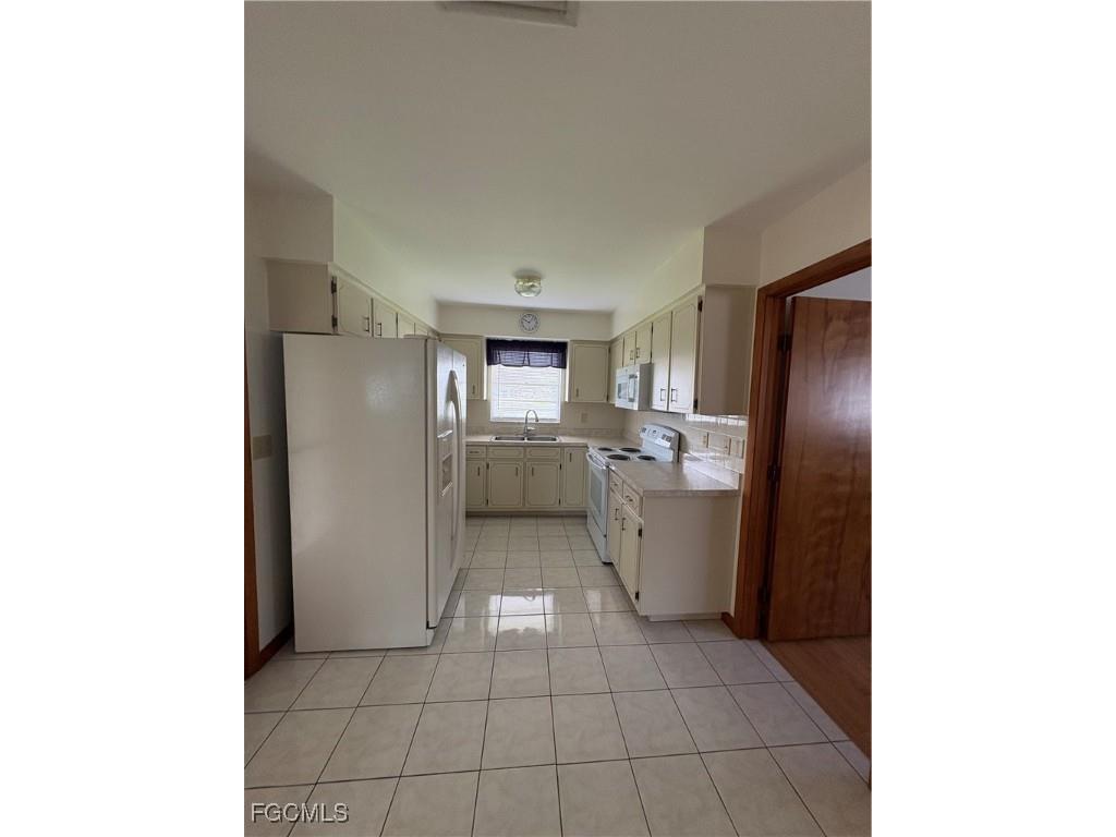 1104 SE 3rd Street Cape Coral FL 33990 2025006022 image2