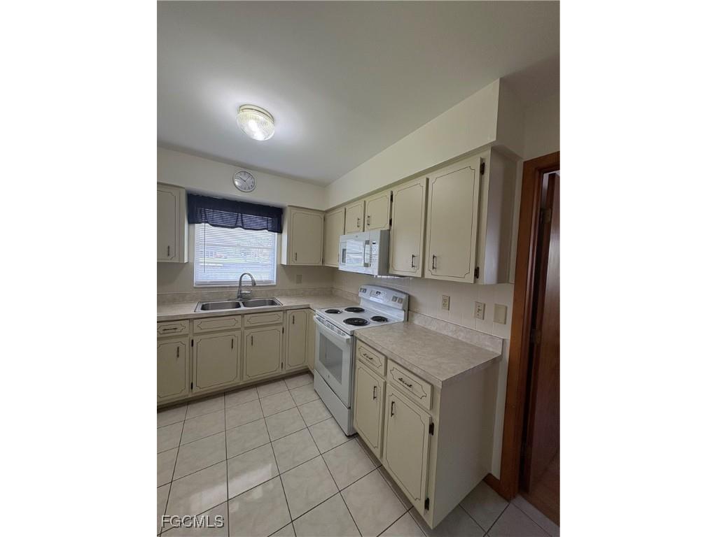 1104 SE 3rd Street Cape Coral FL 33990 2025006022 image4