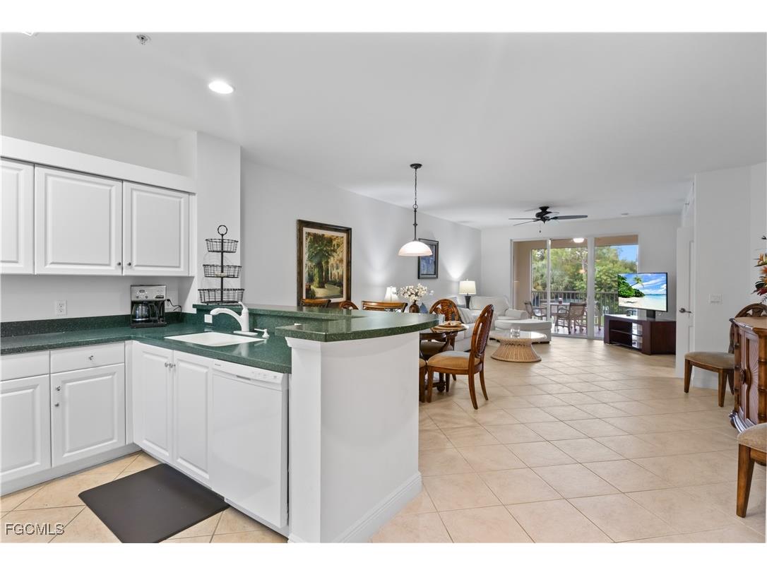 11041 Gulf Reflections Drive #206 Fort Myers FL 33908 2025011788 image10