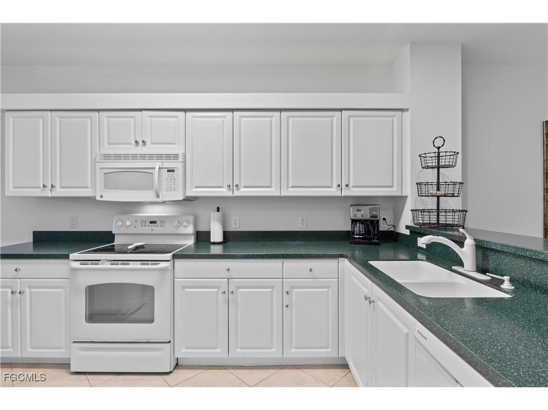 11041 Gulf Reflections Drive #206 Fort Myers FL 33908 2025011788 image13