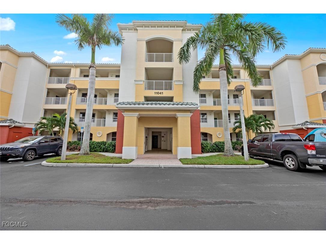 11041 Gulf Reflections Drive #306 Fort Myers FL 33908 2025013652 image1