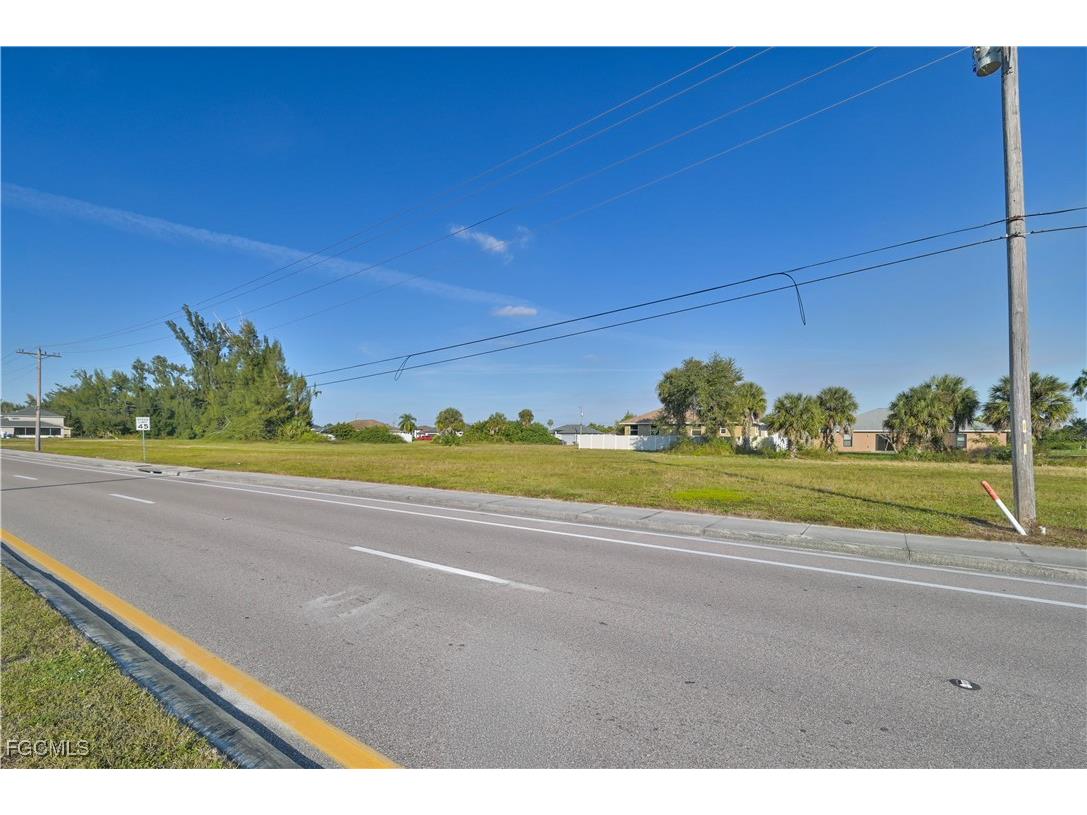 1101/1105/1109 Chiquita Boulevard S Cape Coral FL 33991 2025020876 image2