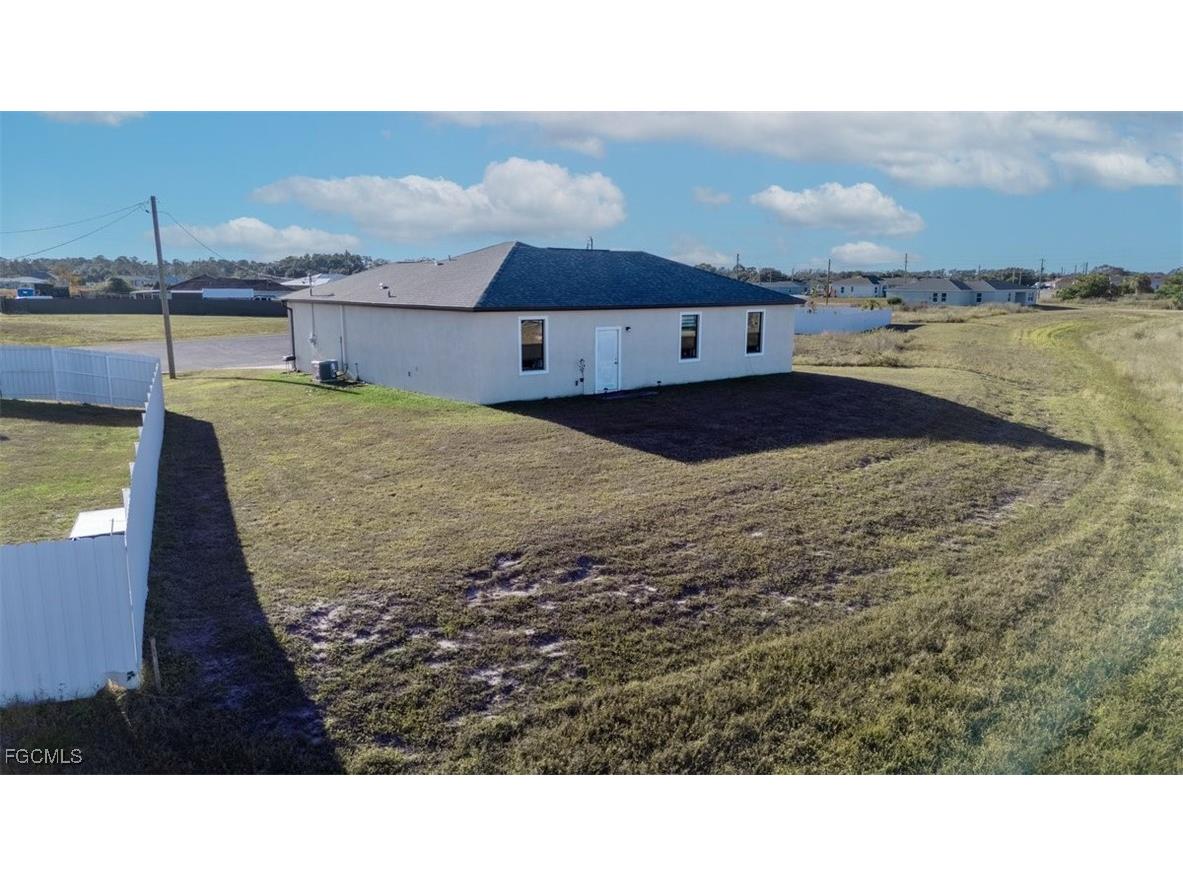 1105 N Capri Court Labelle FL 33935 2026001375 image19