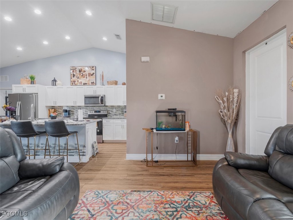 1105 N Capri Court Labelle FL 33935 2026001375 image3