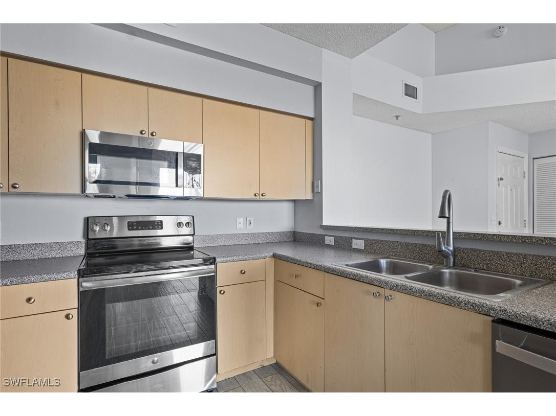 1105 Reserve Court #305 Naples FL 34105 226003900 image12