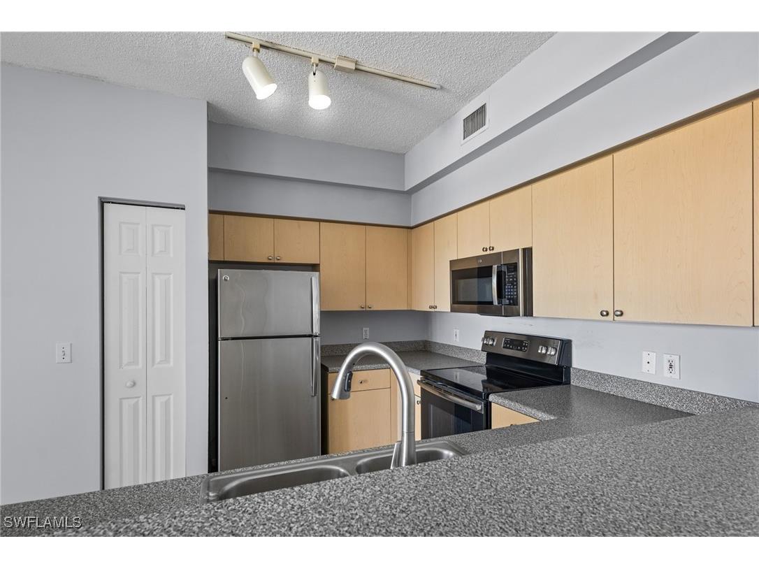 1105 Reserve Court #305 Naples FL 34105 226003900 image7