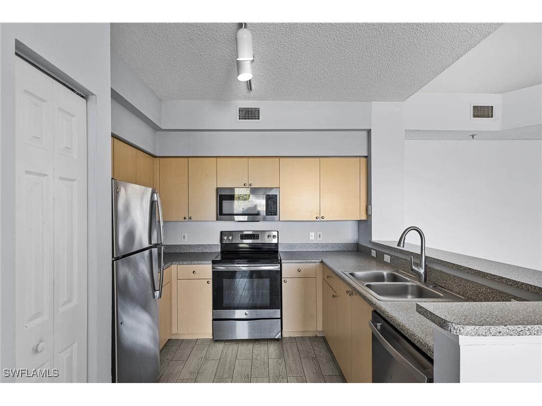 1105 Reserve Court #305 Naples FL 34105 226003900 image8