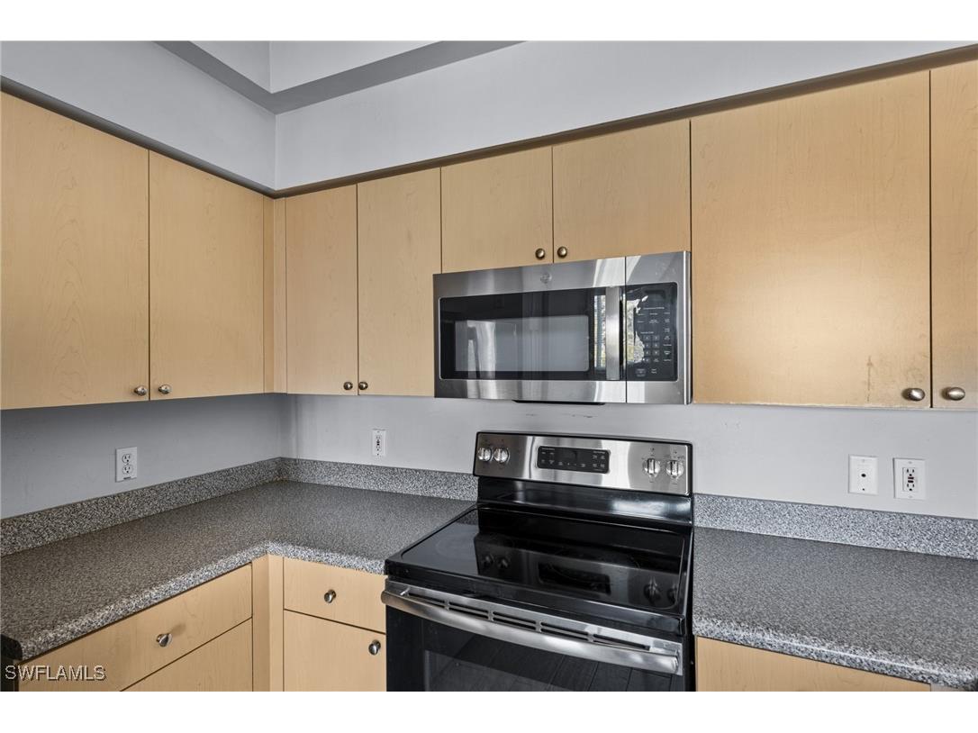 1105 Reserve Court #305 Naples FL 34105 226003900 image9