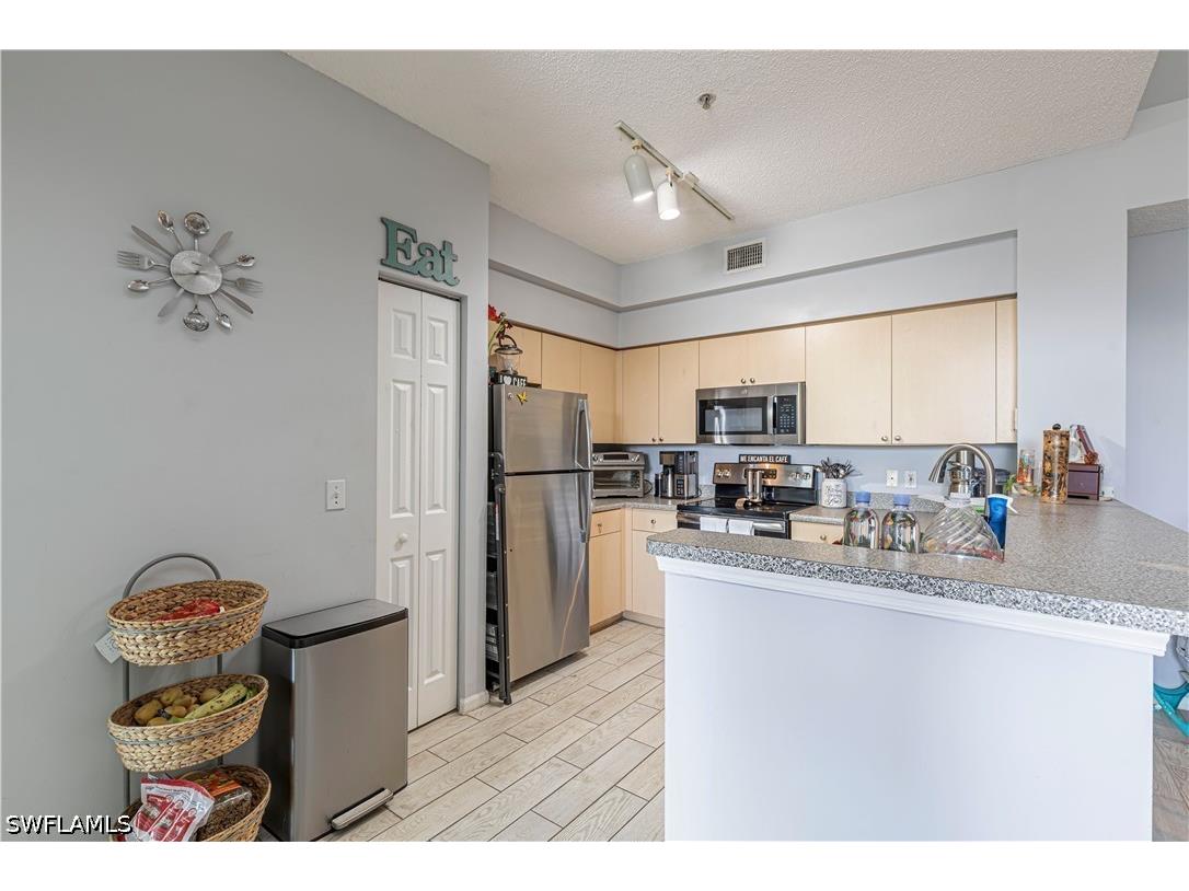 1105 Reserve Court #305 Naples FL 34105 226022087 image43