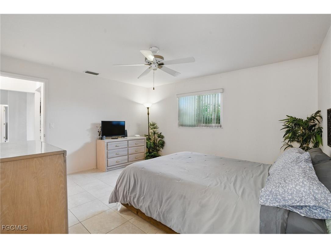 1105 SE 17th Terrace Cape Coral FL 33990 2025020239 image13