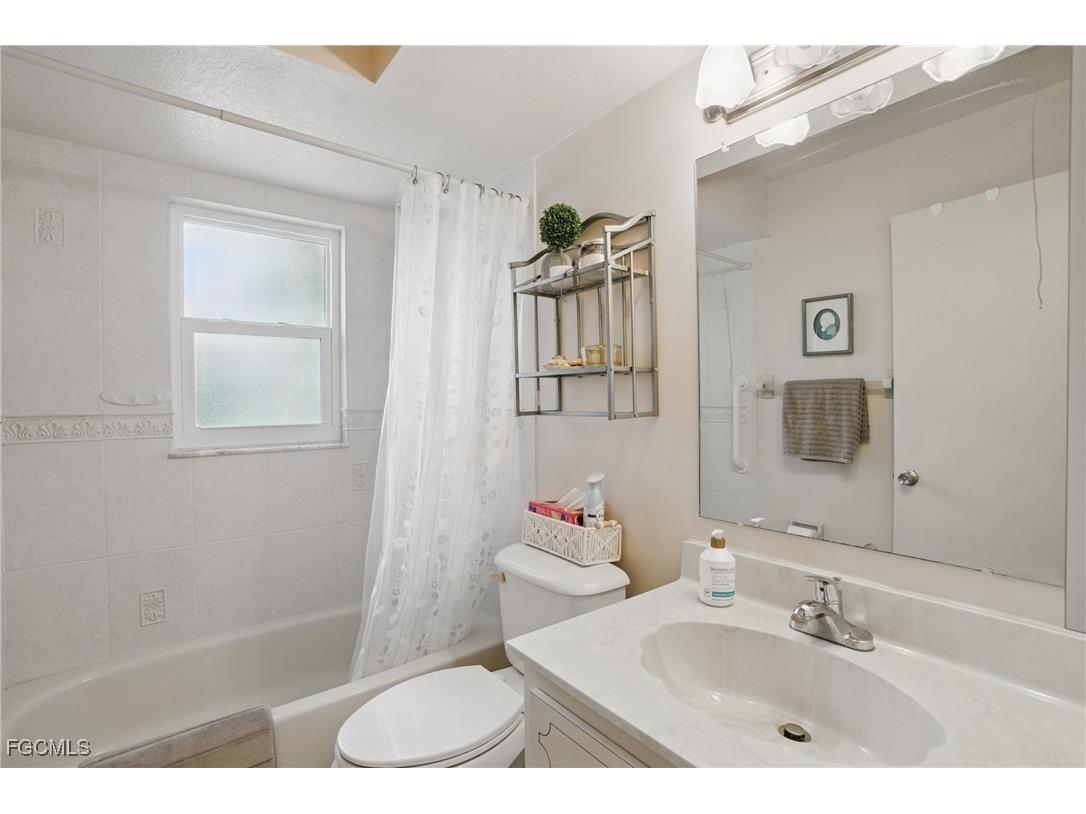 1105 SE 17th Terrace Cape Coral FL 33990 2025020239 image21