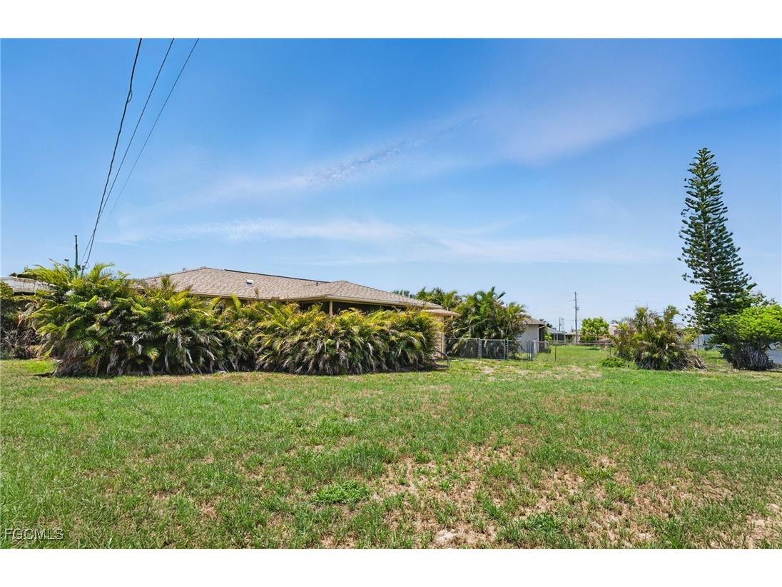 1105 SE 17th Terrace Cape Coral FL 33990 2025020239 image25