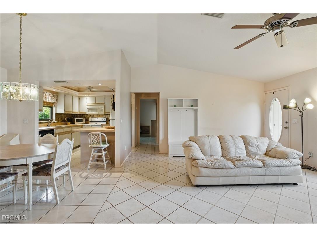 1105 SE 17th Terrace Cape Coral FL 33990 2025020239 image6