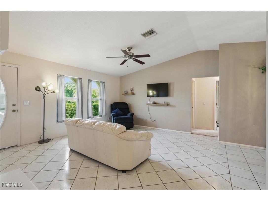 1105 SE 17th Terrace Cape Coral FL 33990 2025020239 image7