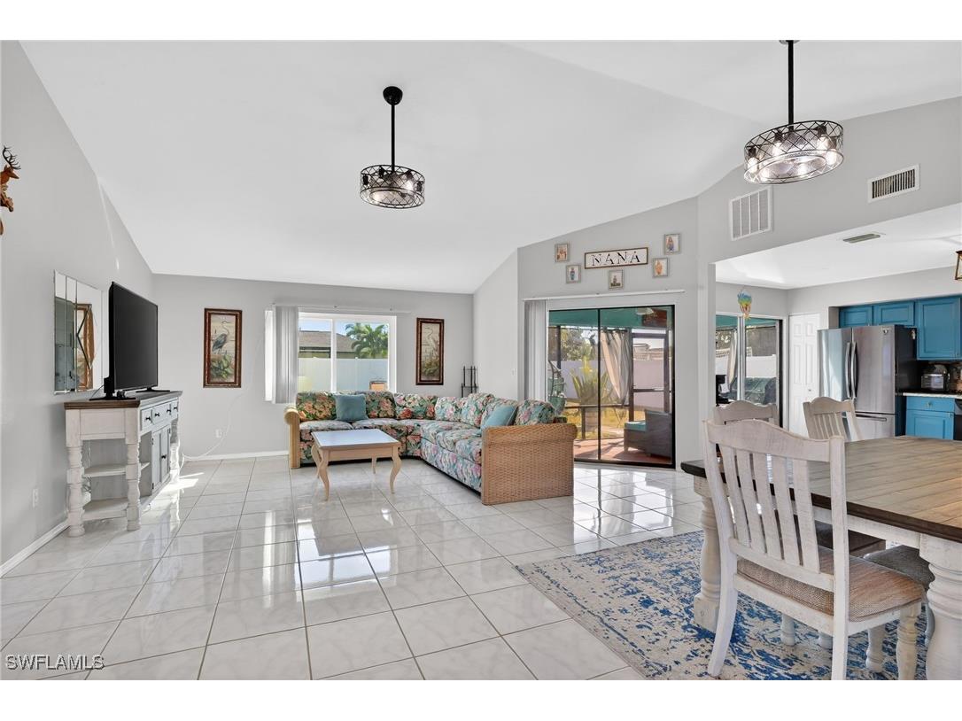 1105 SW 11th Place Cape Coral FL 33991 226000786 image2