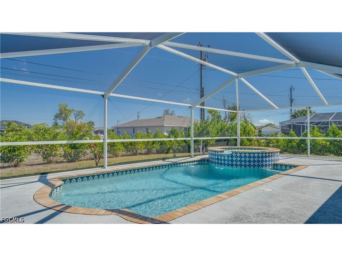1105 SW 2nd Street Cape Coral FL 33991 2026015101 image1