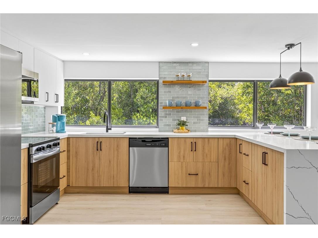 1105 Skiff Place Sanibel FL 33957 2025000104 image1