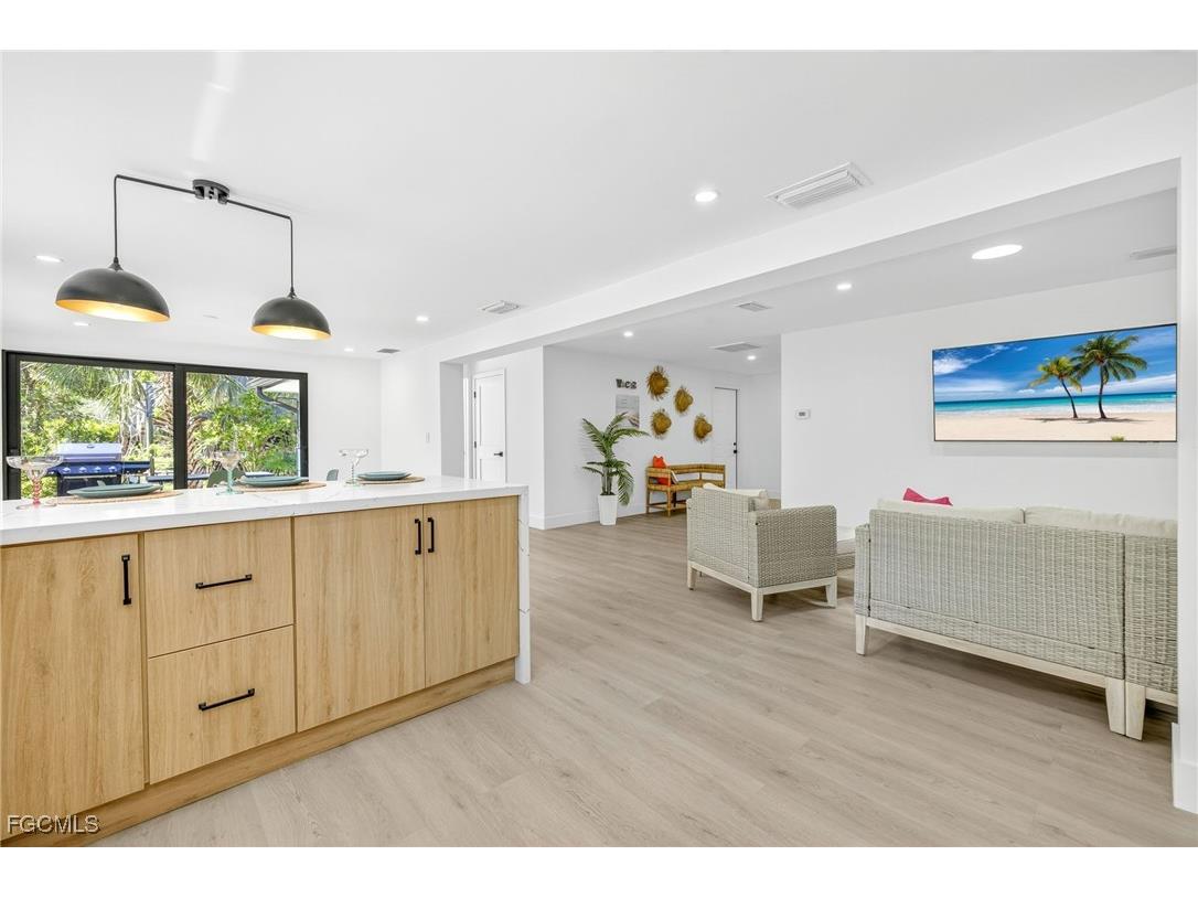 1105 Skiff Place Sanibel FL 33957 2025000104 image11