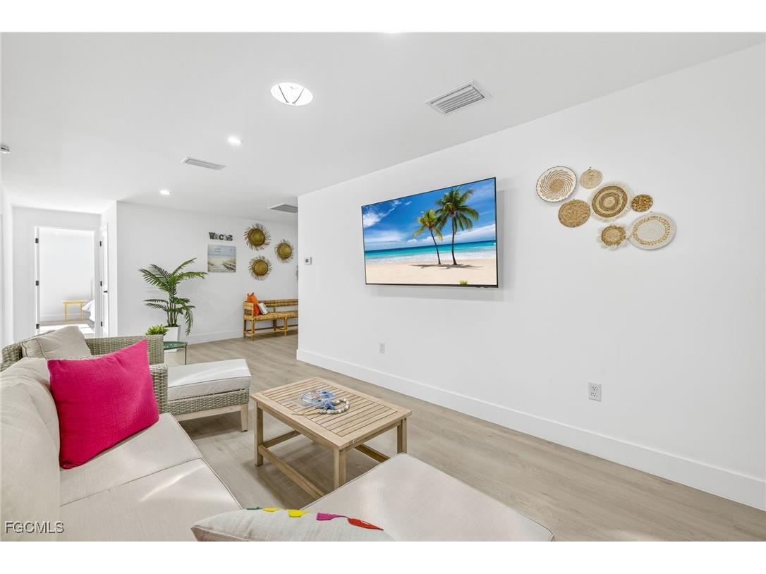 1105 Skiff Place Sanibel FL 33957 2025000104 image13