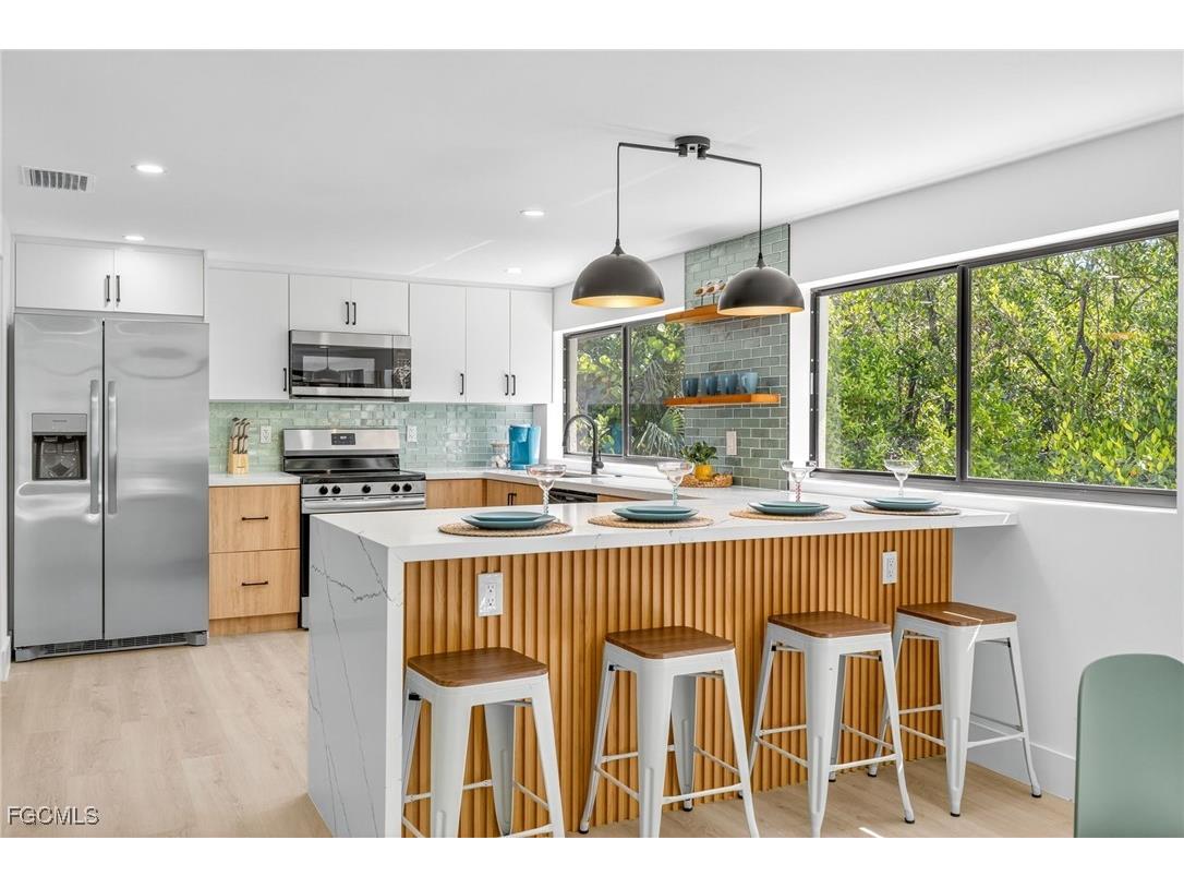 1105 Skiff Place Sanibel FL 33957 2025000104 image2