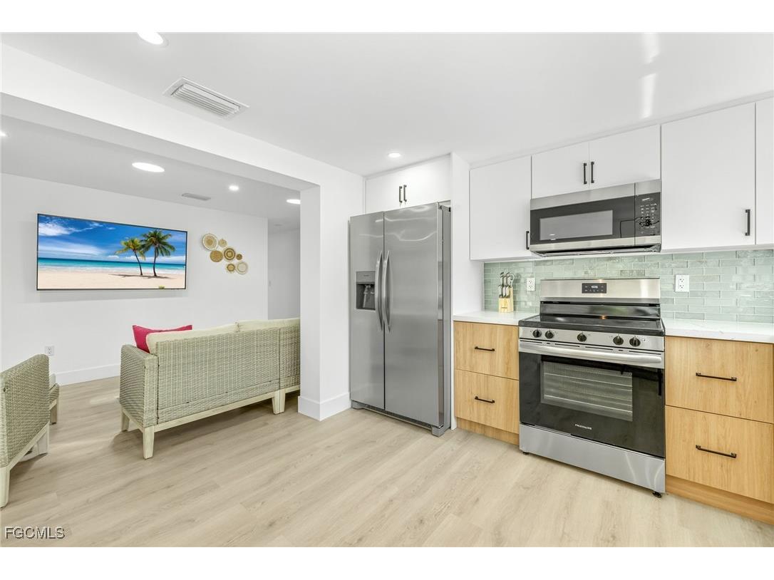 1105 Skiff Place Sanibel FL 33957 2025023197 image12