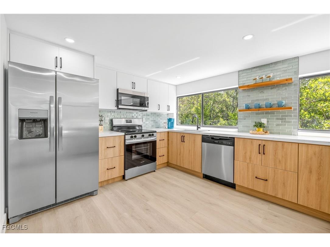 1105 Skiff Place Sanibel FL 33957 2025023197 image13