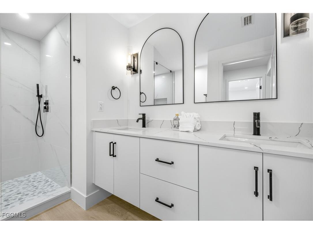 1105 Skiff Place Sanibel FL 33957 2025023197 image25