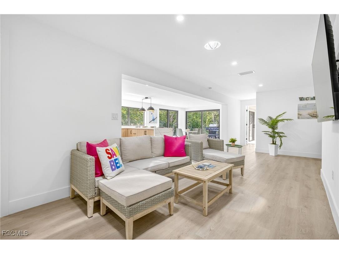 1105 Skiff Place Sanibel FL 33957 2025023197 image6