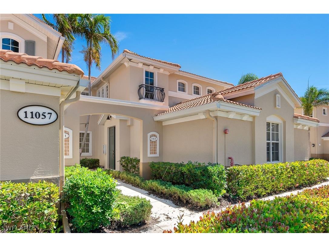 11057 Harbour Yacht Court #202 Fort Myers FL 33908 224028013 image1