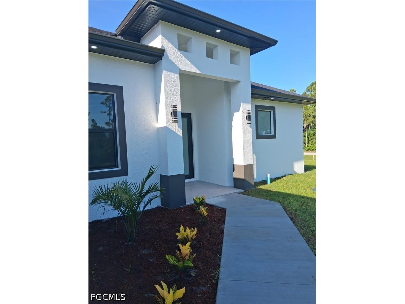 1106 Edelweiss Street E Lehigh Acres FL 33974 2026028500 image2