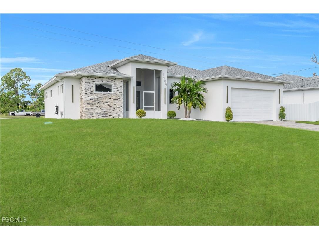 1106 Floyd Avenue S Lehigh Acres FL 33976 2025014819 image1
