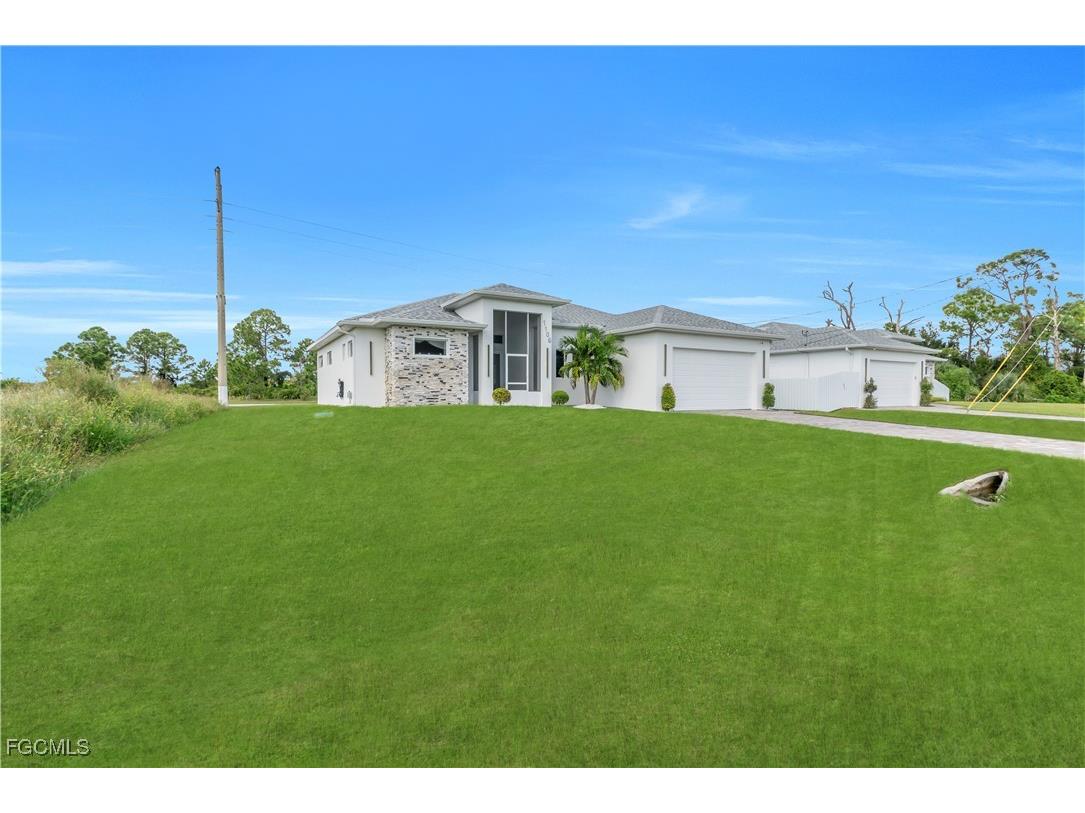 1106 Floyd Avenue S Lehigh Acres FL 33976 2025014819 image2