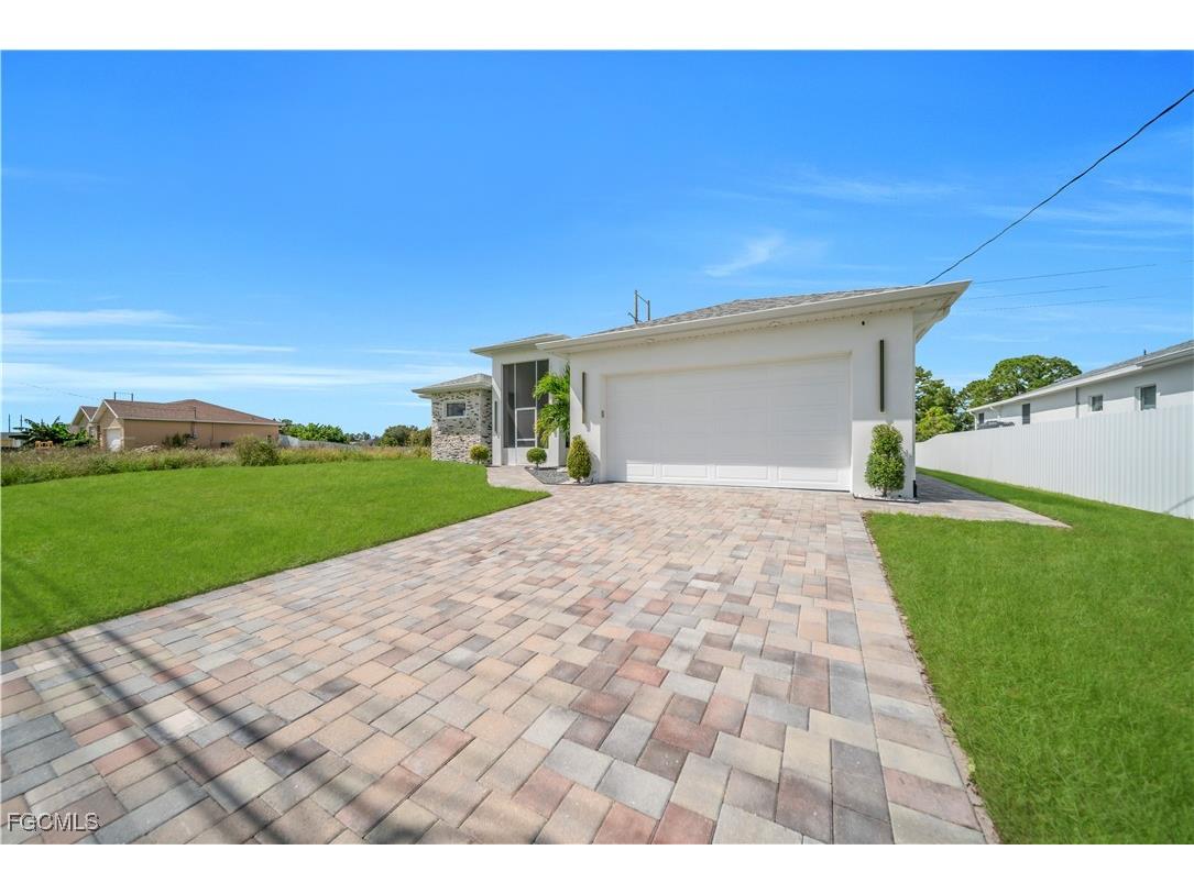 1106 Floyd Avenue S Lehigh Acres FL 33976 2025014819 image6