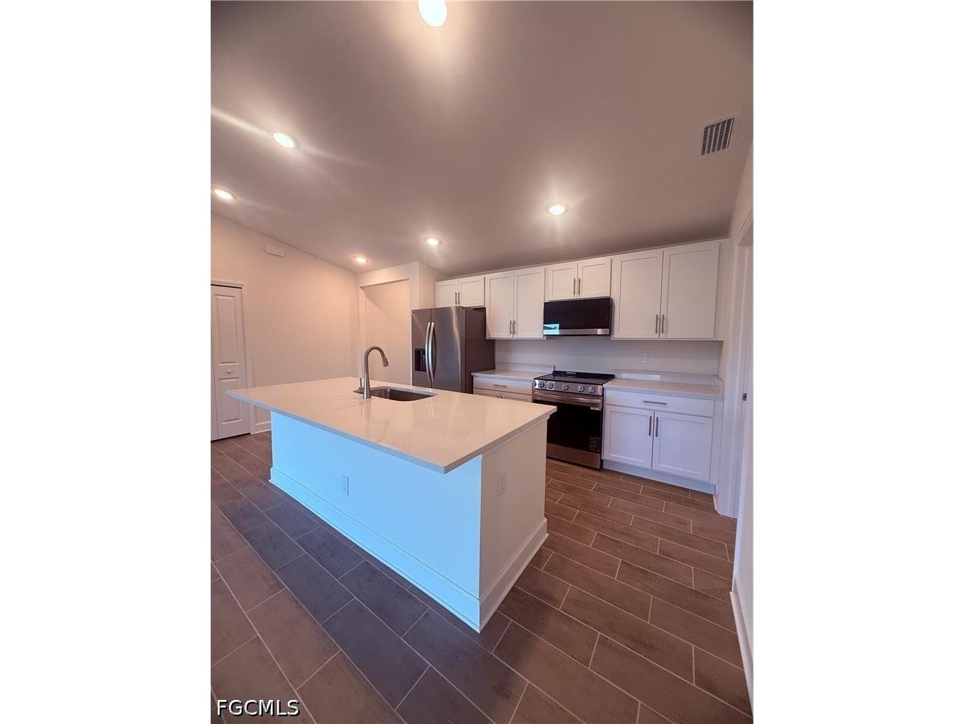 1106 NW 8th Place Cape Coral FL 33993 2026028406 image8