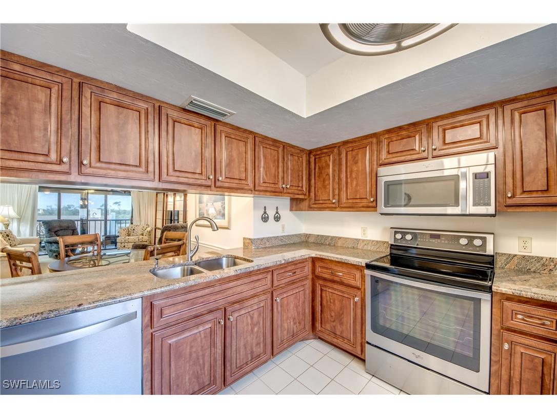 11060 Caravel Circle #309 Fort Myers FL 33908 225060935 image1