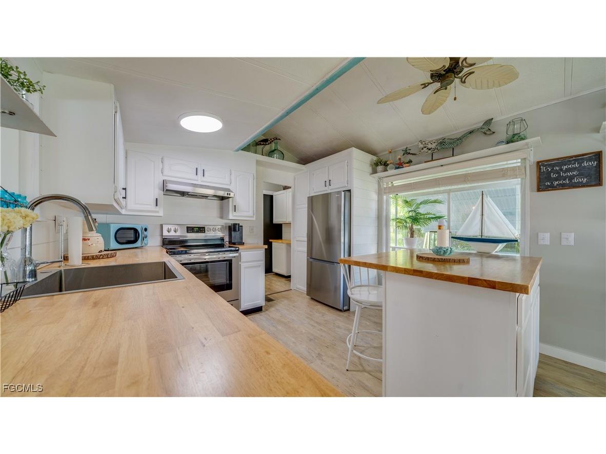 11077 Sunburst Lane Fort Myers FL 33908 2025018062 image12