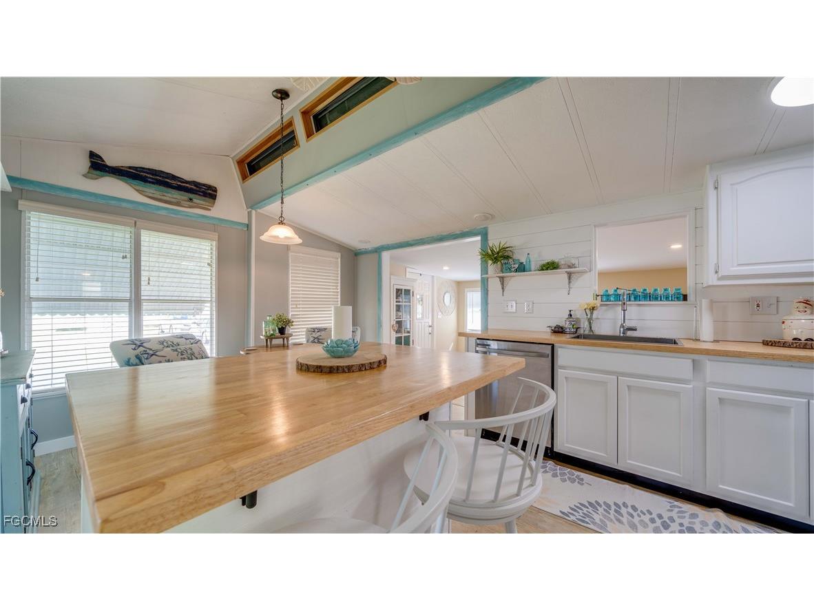 11077 Sunburst Lane Fort Myers FL 33908 2025018062 image14