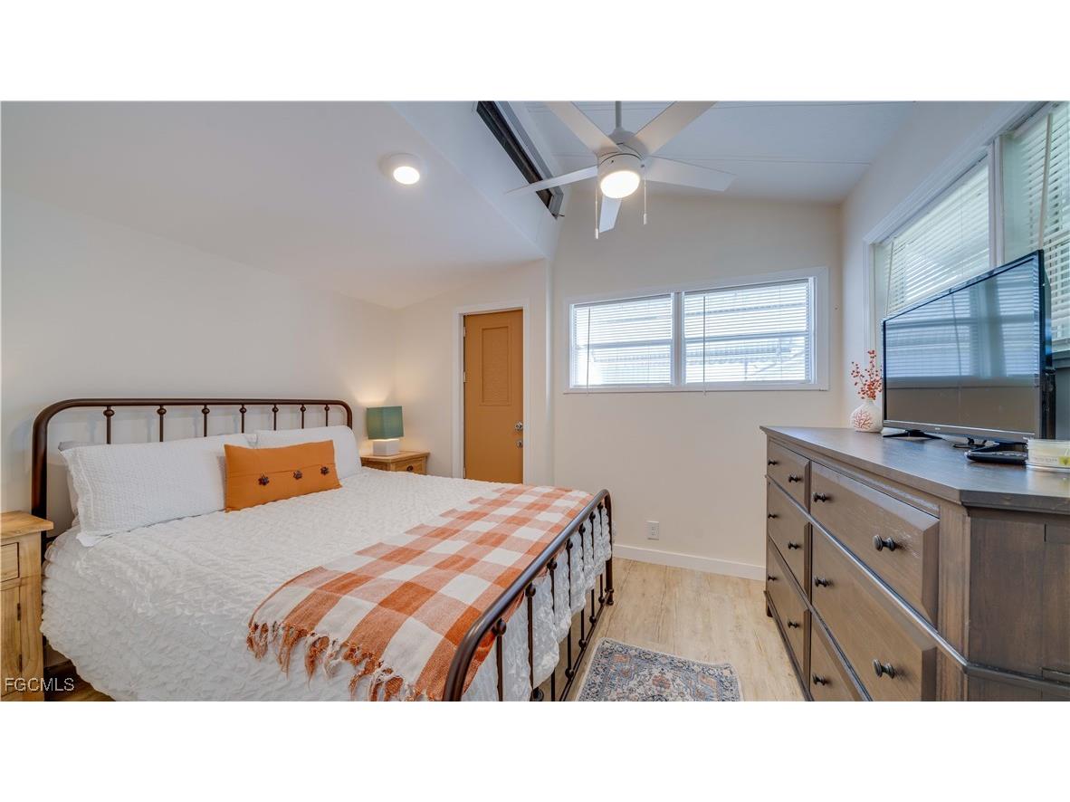 11077 Sunburst Lane Fort Myers FL 33908 2025018062 image19