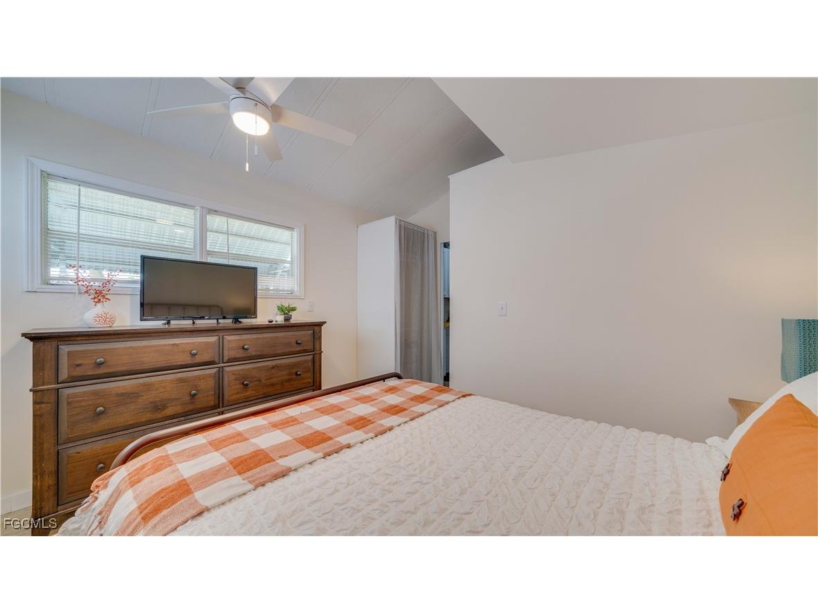 11077 Sunburst Lane Fort Myers FL 33908 2025018062 image21