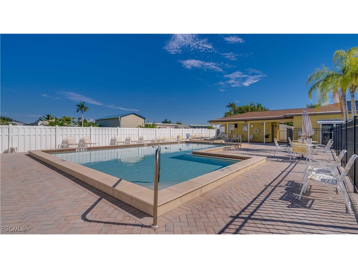 11077 Sunburst Lane Fort Myers FL 33908 2025018062 image28