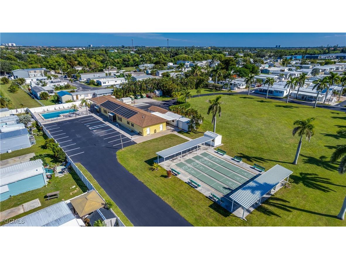 11077 Sunburst Lane Fort Myers FL 33908 2025018062 image32