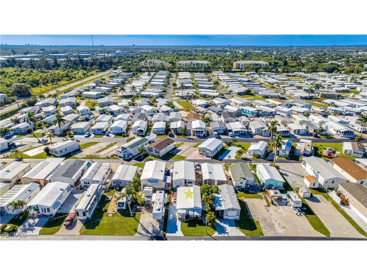 11077 Sunburst Lane Fort Myers FL 33908 2025018062 image33