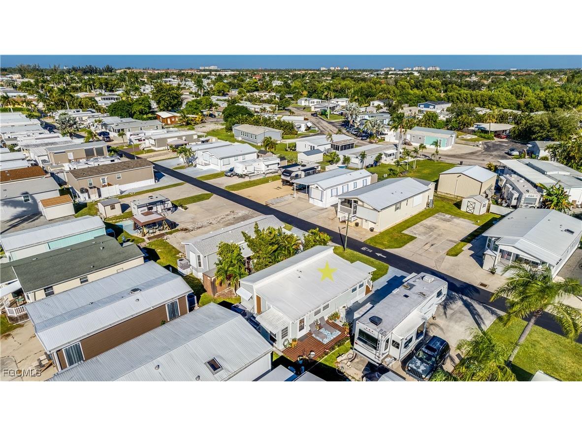 11077 Sunburst Lane Fort Myers FL 33908 2025018062 image35