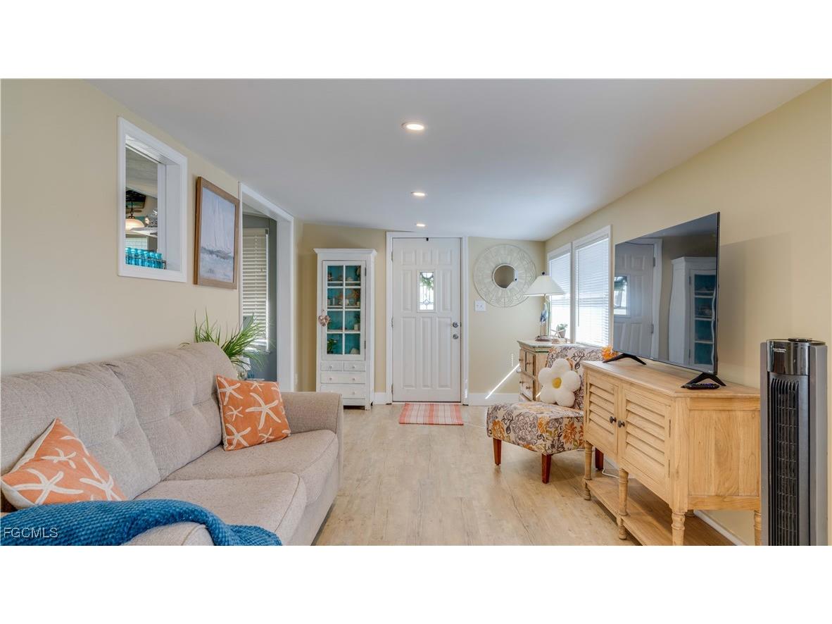 11077 Sunburst Lane Fort Myers FL 33908 2025018062 image8