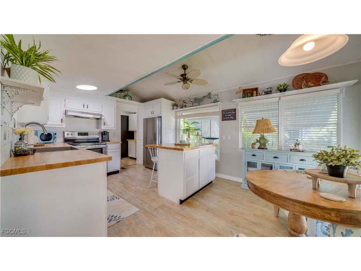 11077 Sunburst Lane Fort Myers FL 33908 2025018062 image9