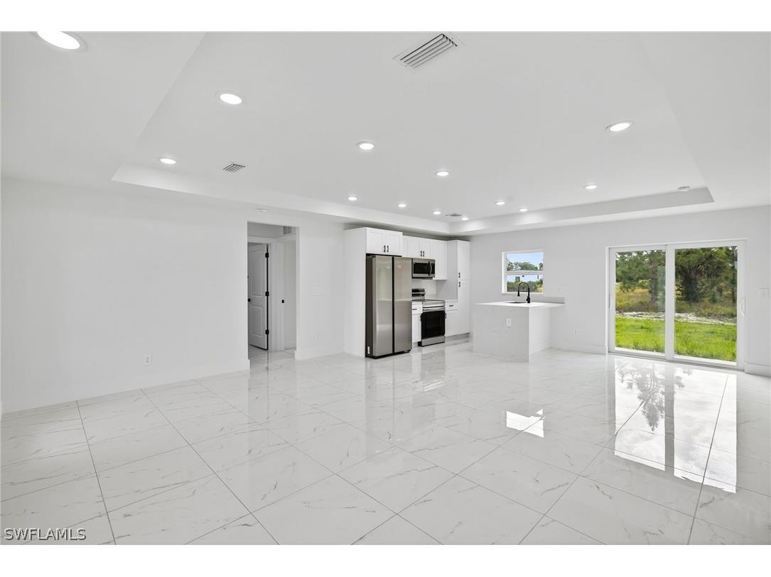 1108 Eauclaire Street E Lehigh Acres FL 33974 226008539 image2