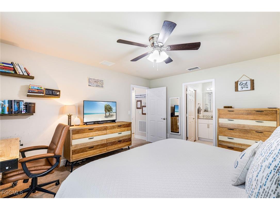 1108 SW 11th Avenue Cape Coral FL 33991 2025010750 image20